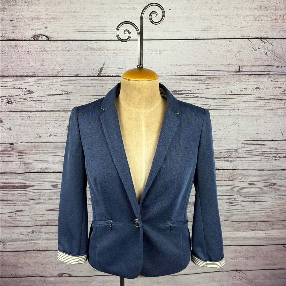 CBR Blue Blazer w/Pinstripe or Geographic Accents- zipper pockets Size Small